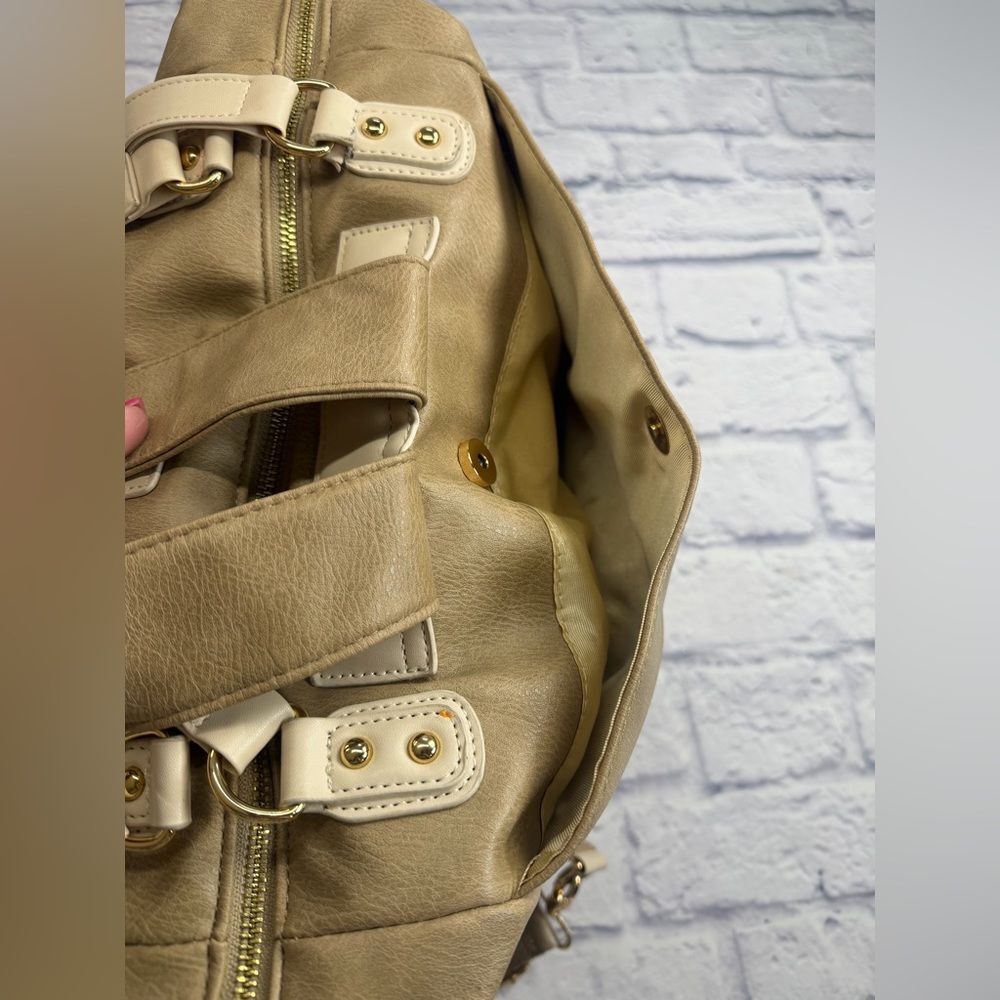 Johomviin Vegan Leather Diaper Bag- Doubling as a Travel Bag or Backpack. - Picture 7 of 15